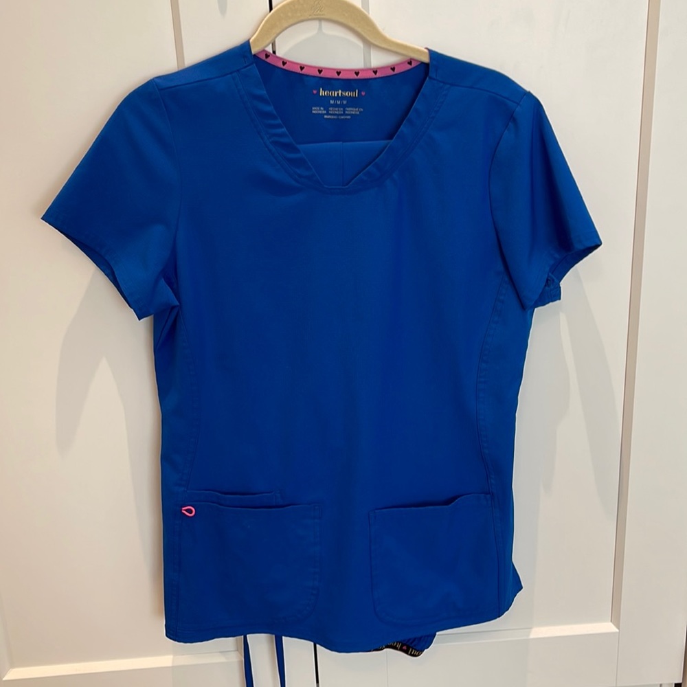 Scrub set
